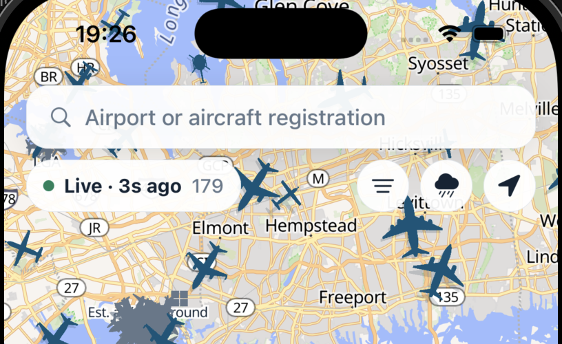birdseye live aircraft map showing distinct aircraft silhouettes around New York